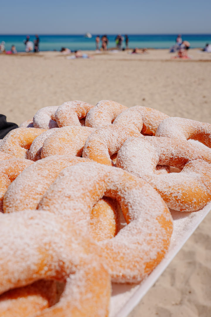 ciambelle-fritte-zuccherate-pasticceria-scimone-Palermo-Mondello