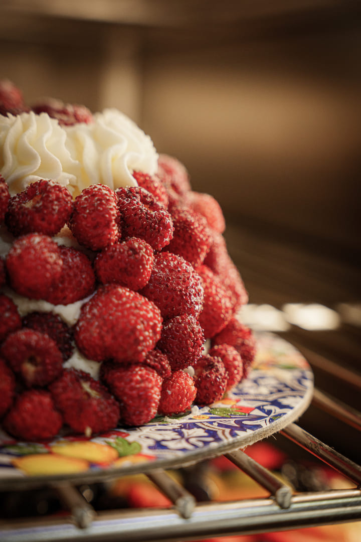 fragoline-e-panna-siciliani-pasticceria-scimone-Palermo-Mondello