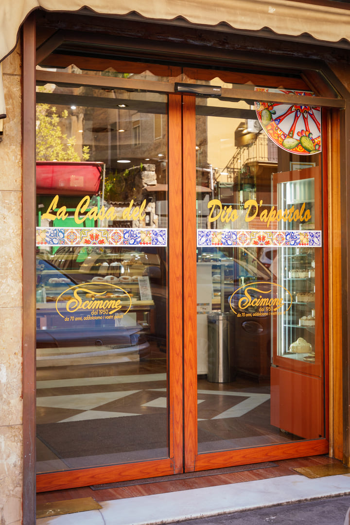 pasticceria-scimone-vetrina