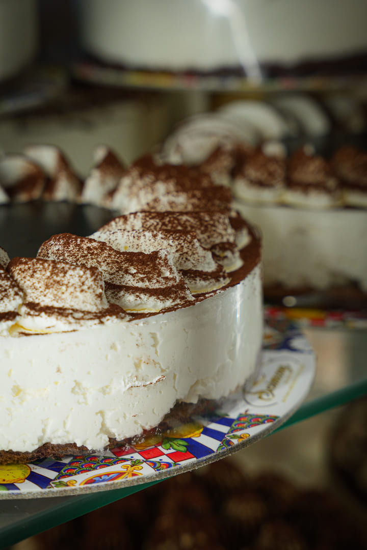 torta-tiramisù-dolci-classici-siciliani-pasticceria-scimone-Palermo-Mondello
